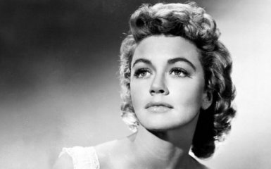 В США умерла оскароносная звезда фильма "Основной инстинкт"