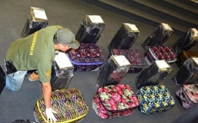 Російські дипломати намагались вивезти з Аргентини 12 валіз з кокаїном