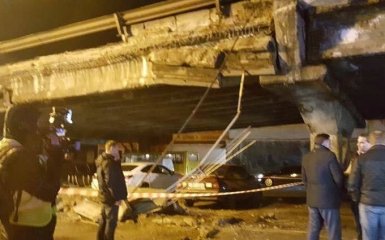 Обвал моста в Киеве: в сети появилось новое эффектное видео