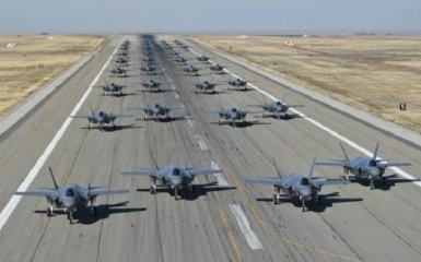 "Ми готові до бою": опубліковані вражаючі фото та відео навчань повітряних сил США