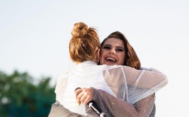 Тина Кароль и KAZKA растрогали фанатов совместной песней "Зірочка"
