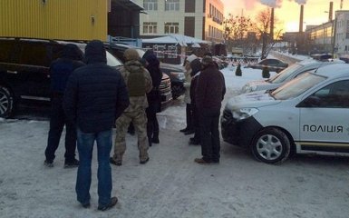 Перестрілка поліцейських під Києвом: з'явилися фото і відео затриманої банди