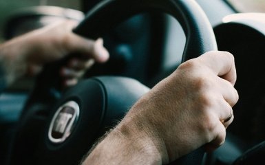 Виберіть свій ідеальний курс водіння та опануйте дорогу впевнено!