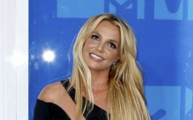 Известная американская певица появилась на публике в откровенном платье: опубликованы фото