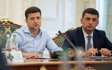 "Они затягивают": Зеленский пожаловался на Конституционный суд