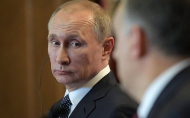 Путіну в США нагадали про каблучку, яку він вкрав