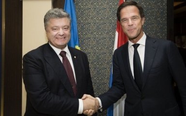 Порошенко и премьер Нидерландов поговорили об MH17: стали известны детали