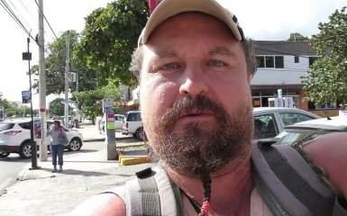 Побитого в Мексиці російського блогера перевели у стан штучної коми, його паралізувало