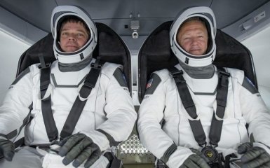 Корабель Маска з астронавтами повертається з МКС на Землю - пряма трансляція історичної події