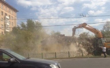 Новая война с ларьками в Москве возбудила соцсети: появились фотожабы