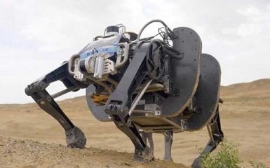 Китай представил самого большого в мире военного робота — видео