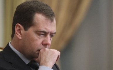 Над дачей Медведева закрыли воздушное пространство: соцсети взорвались