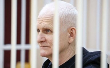 Лауреата Нобелівської премії миру Біляцького засудили до 10 років колонії у Білорусі