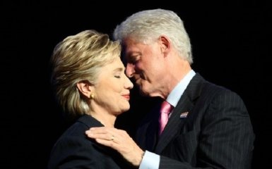 Білл на Хілларі забив: мережу схвилювало повідомлення про розлучення подружжя Клінтонів