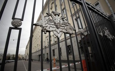 Россию даже не нужно побеждать: соцсети посмеялись над военным скандалом в РФ