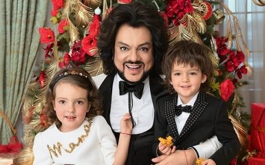 Стало известно, кто настоящая мать детей Киркорова