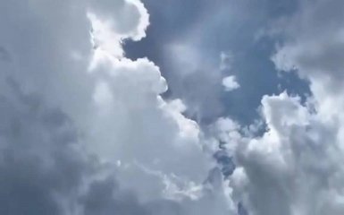 Танцюючий промінь. У небі над Флоридою зафіксували рідкісне природне явище — відео