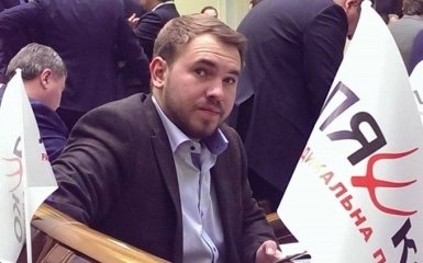 Лозовой подал в суд на Луценко