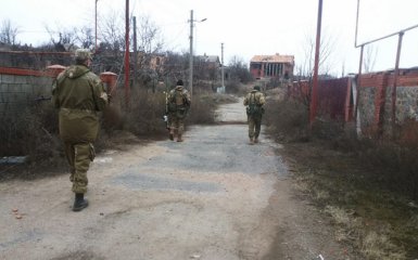 Волонтер рассказал про "совковый план" набора контрактников в украинской армии