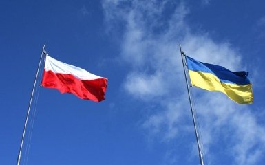Черговий інцидент: в Польщі різко прокоментували підрив автобуса біля Львова