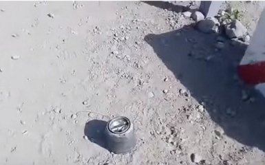 Бойовики обстріляли пункт пропуску на Донбасі новими російськими ракетами: опубліковано відео