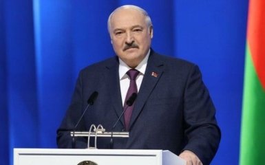 Лукашенко пригрозил Украине ядерным оружием РФ