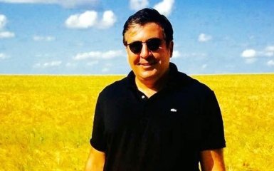 Саакашвили оставил рабочую палатку и ушел отдыхать: опубликованы фото