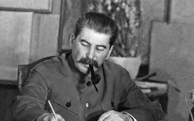 Сеть взбудоражили жестокие футболки со Сталиным в России: появилось фото