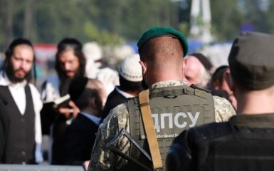 Готовы на все ради Умани - хасиды потрясли Украину перформансом на границе