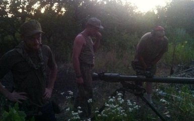 Сміхом відповідають на обстріли: з'явилося нове фото з передової на Донбасі