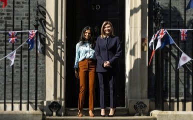 Елена Зеленская прибыла в Лондон на церемонию коронации Чарльза ІІІ — фото