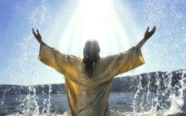ПЦУ развеяла миф относительно купания в проруби на Крещение