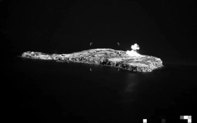 ВСУ уничтожили остатки техники россиян на острове Змеиный — видео