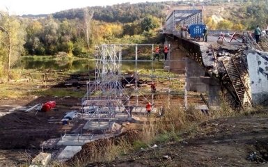 Бойовики знову зірвали реконструкцію мосту біля Станиці Луганської