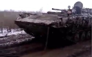 Не дороги, а болото: сеть впечатлило видео с передовой на Донбассе