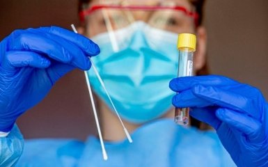 Кількість хворих на коронавірус в Україні 15 листопада значно зросла