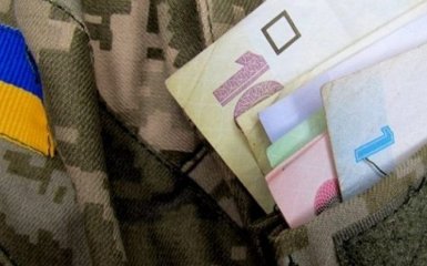 Гройсман назвав терміни повного перерахунку пенсій військовим