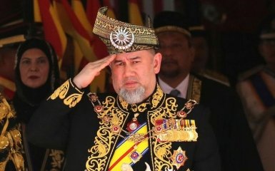 Король Малайзії несподівано зрікся престолу: що сталося