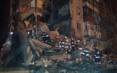 Смертельное обрушение дома в Казахстане: появились новые видео