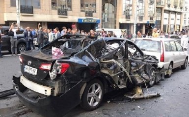 Вибух авто на Бессарабці: лікарі розповіли про стан постраждалої моделі