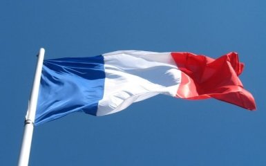 Париж объяснил нежелание давать Украине военную помощь