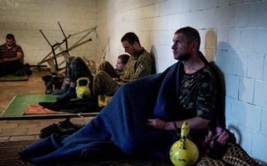 Били до тріщин в ребрах: український військовий розповів про тортури в полоні "ДНР"