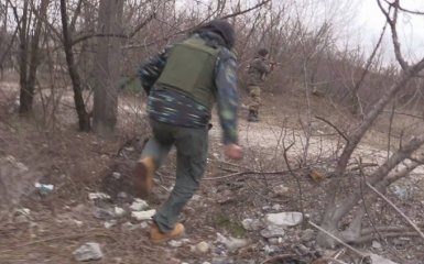 В сети показали, как передвигаются во время обстрелов на Донбассе: опубликованы фото