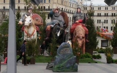 Соцсети смеются над безумной подготовкой к Пасхе в Москве: появились фото