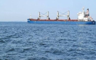Ще два судна йдуть тимчасовим коридором з українського чорноморського порту