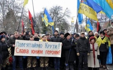У Києві пройшов урочистий марш на честь українських героїв: з'явилися фото і відео