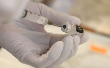 Вакцинация от коронавируса в Польше стартовала со скандала. Первыми прививку получили политики и звезды