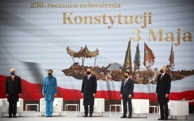 Зеленский подписал декларацию 5 стран с президентами Польши и стран Балтии