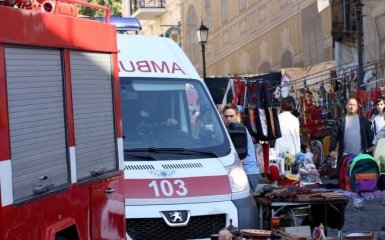 На Закарпатті госпіталізували українця після контактів з жителем Китаю - ЗМІ