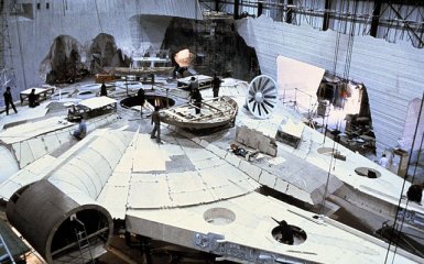 Продюсерам "Зоряних воєн" пред'явили позов через інцидент із Харрісоном Фордом